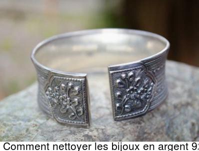 Comment nettoyer les bijoux en argent 925 