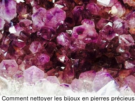 Comment nettoyer les bijoux en pierres précieuses